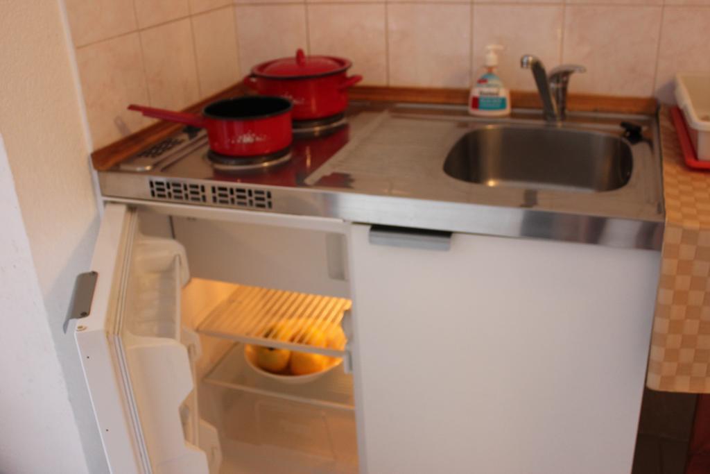 Apartments Toni Τρογκίρ Δωμάτιο φωτογραφία
